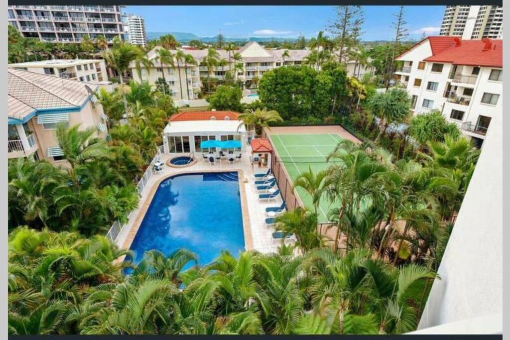 Surfers/Broadbeach Pool View. Free Parking & Wifi โกลด์โคสต์ ภายนอก รูปภาพ