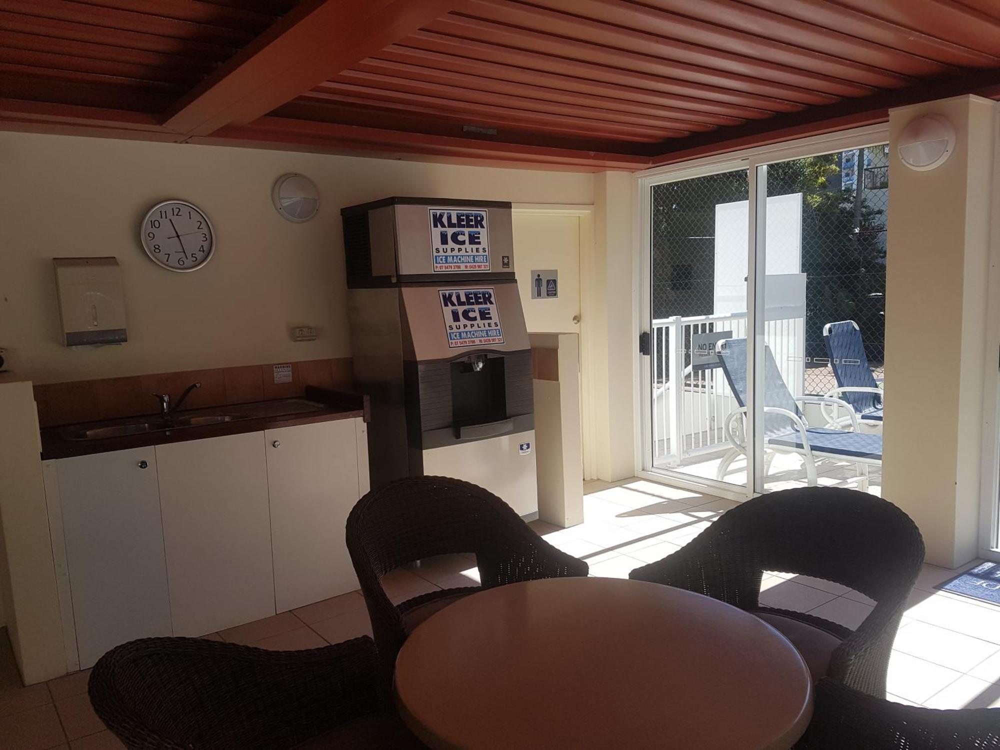 Surfers/Broadbeach Pool View. Free Parking & Wifi โกลด์โคสต์ ภายนอก รูปภาพ